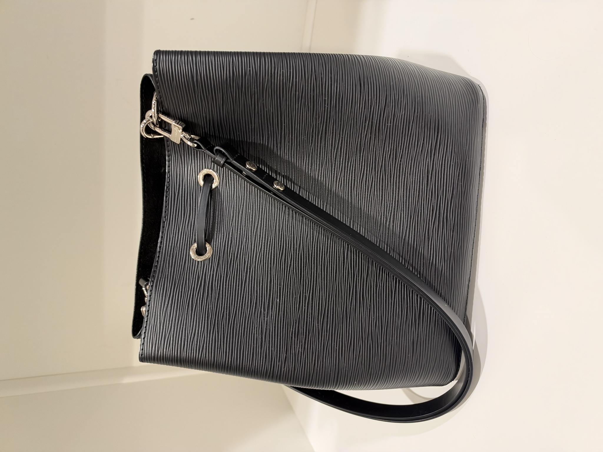 Submitted photo of Louis Vuitton bucket bag (not authenticated)