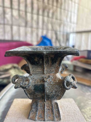 Archaic Chinese Bronze Zun Vessel with Ram Heads