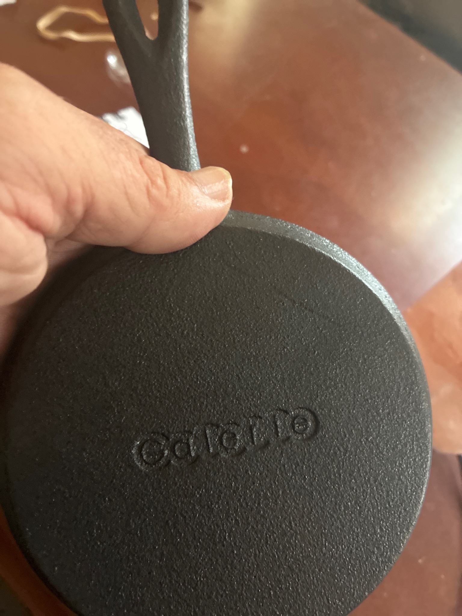 Submitted photo of Cast iron skillet, appears to be Calphalon (not authenticated)
