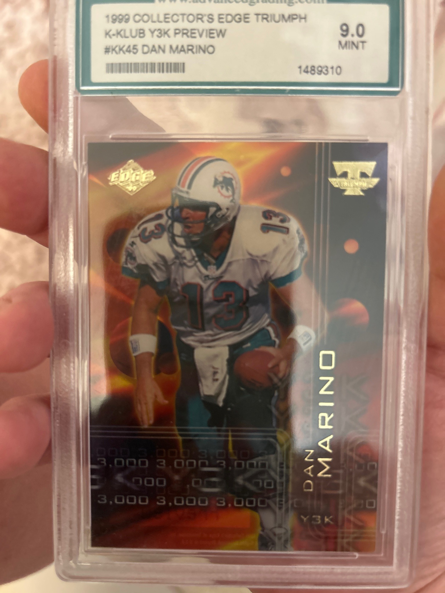 Submitted photo of Dan Marino 1999 Collector's Edge Triumph K-Klub Y3K Preview Trading Card (unauthenticated)