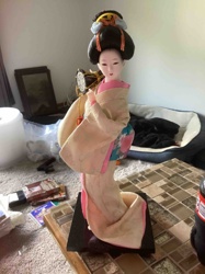 Japanese Geisha/Maiko Doll with Tsuzumi Drum