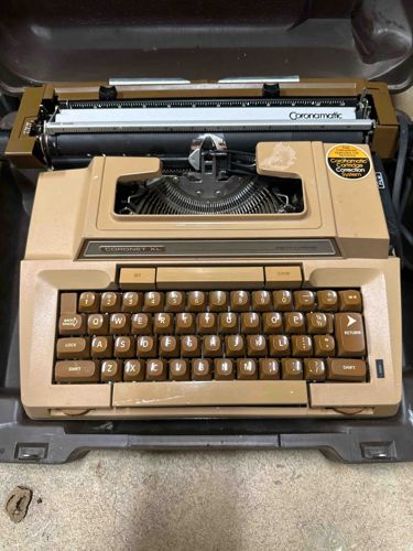 Smith-Corona Coronamatic 2200 Typewriter
