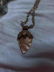 Leaf-Shaped Pendant Necklace with Pink Cabochon