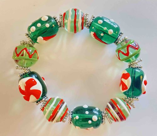Christmas-Themed Glass Beaded Bracelet