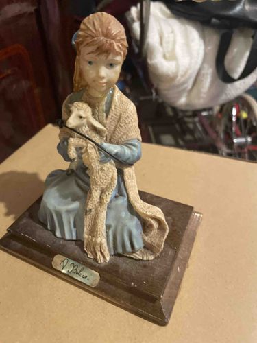 Giuseppe Armani 'Fanciulla con Agnello' (Girl with Lamb) Figurine