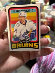 Elias Lindholm O-Pee-Chee Trading Card (Bruins Text)