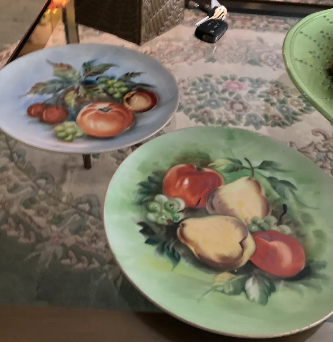Submitted photo of Hand-painted porcelain decorative plates, user-attributed to Lefton (unverified)