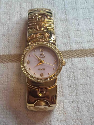 Women's Gold-Tone Quartz Fashion Watch with Mother of Pearl Dial
