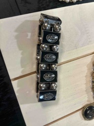 Stretch Bracelet with Fleur-de-lis Motif
