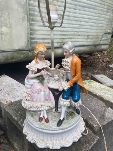 Porcelain Figural Table Lamp (Courting Couple)