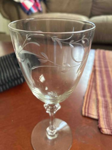 Fostoria 'Navarre' Clear Etched Wine Goblet