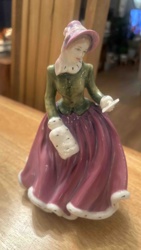 Royal Doulton Figurine 'The Promenade'