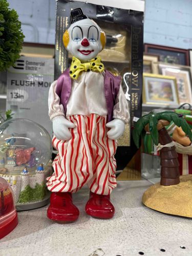 Vintage Porcelain Clown Musical Figurine