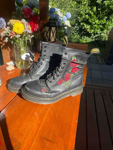 Doc Martens 1460 Rose Embroidered Boots