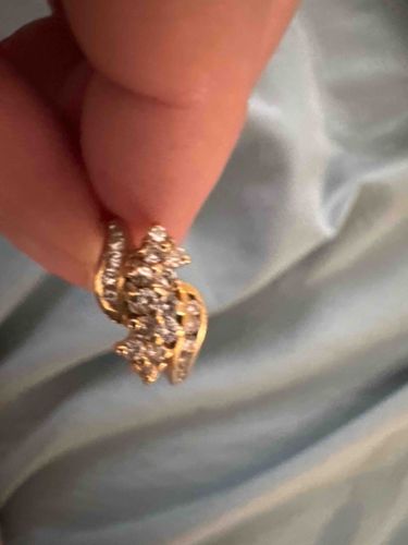 Ladies' Gold and Cluster Diamond Ring