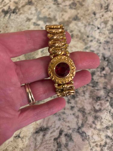 Vintage Gold-Toned Expansion Bracelet with Red Stone