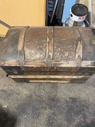 Dome-Top Trunk (Camelback Trunk)