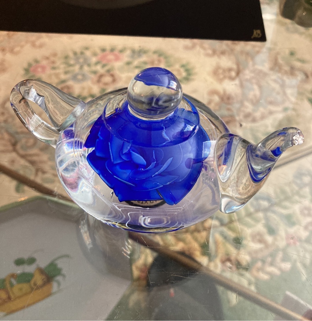 Submitted photo of Glass teapot figurine, attributed to Dynasty Gallery (unverified)