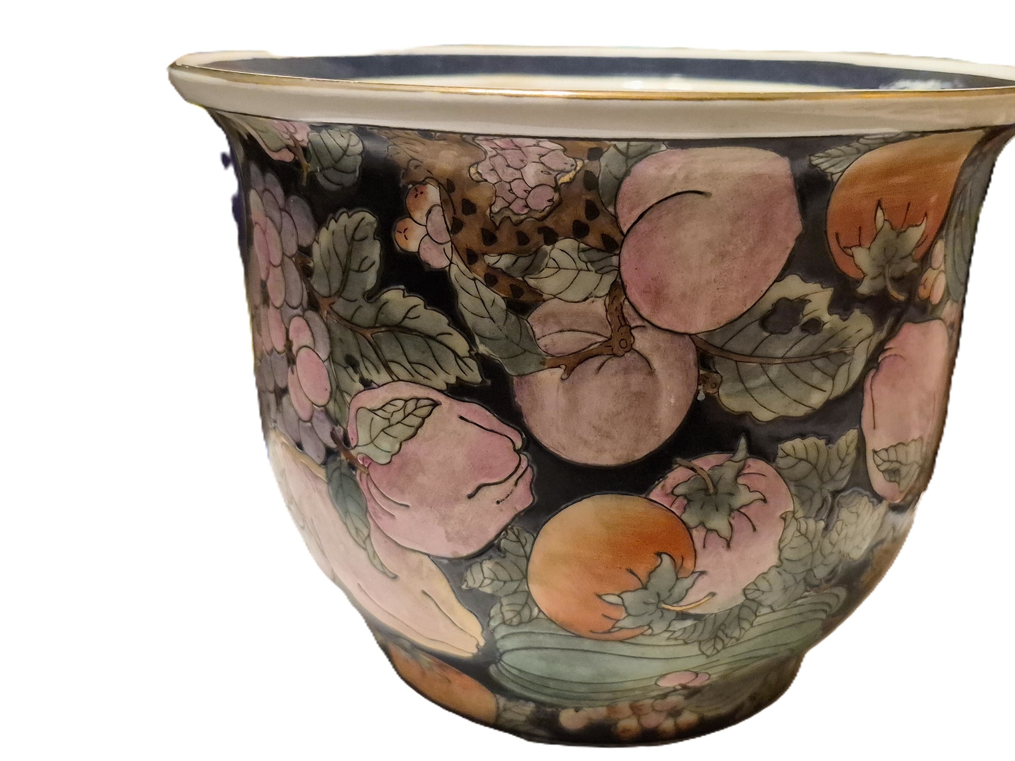 Submitted photo of Chinese porcelain flowerpot