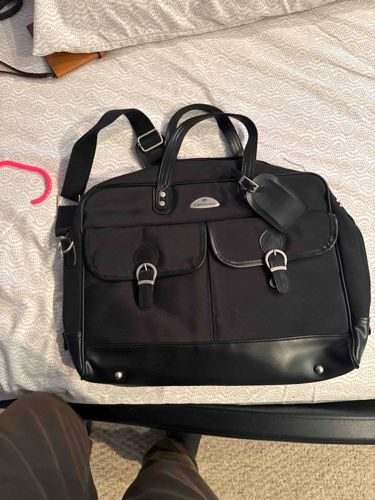 Samsonite Softside Laptop Briefcase / Business Messenger Bag