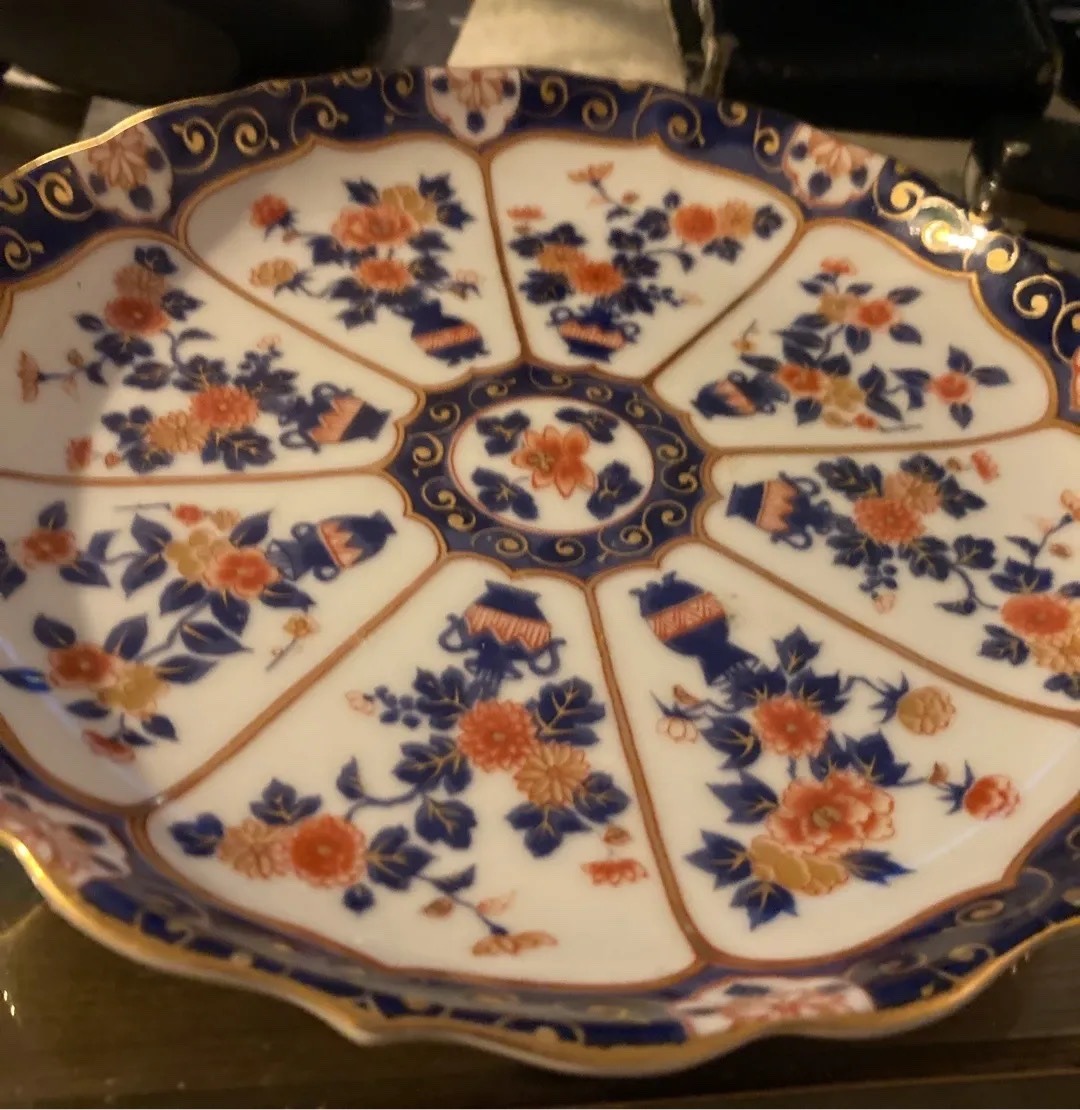 Submitted photo of Japanese porcelain decorative plate (unverified)