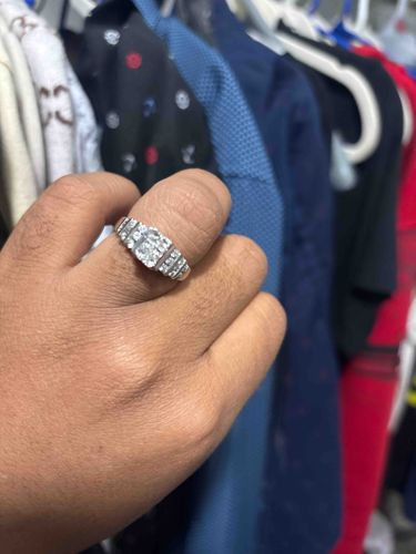 Multi-Stone Rectangular Cluster Ring