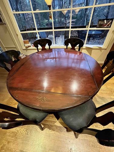 Oval Pedestal Dining Table with Chairs