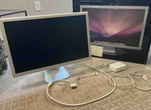 Apple Cinema HD Display 23-inch (A1082) with original box and accessories