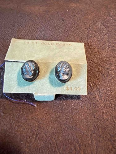 Vintage Black Cameo Stud Earrings with Gilt Bezels