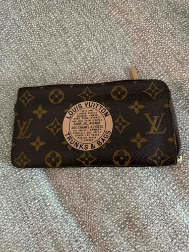 Louis Vuitton Monogram Canvas Trunks & Bags Zippy Wallet