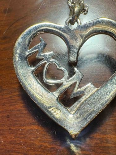Silver-Toned 'MOM' Heart Pendant