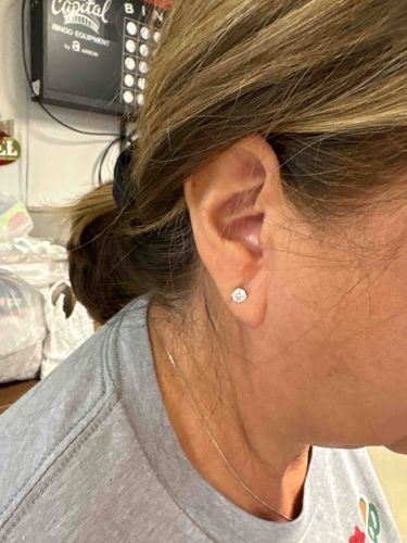 Round Brilliant Cut Diamond Stud Earring