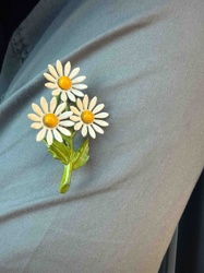 Daisy Brooch