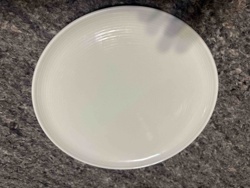 White Ceramic Dinner Plate with Concentric Ribbed Pattern