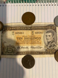 Commonwealth of Australia Ten Shillings Banknote