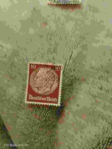 1928-1932 German Paul von Hindenburg 10 Pfennig Postage Stamp