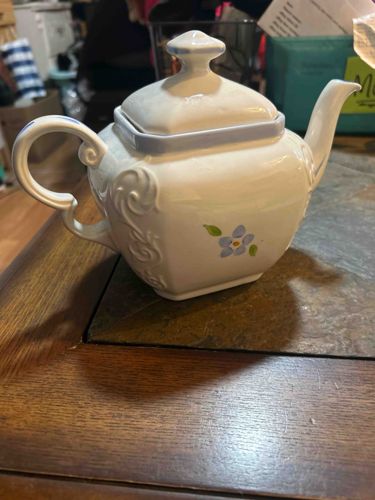 Ellgreave Genuine Ironstone Teapot
