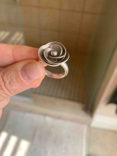 Silver-Toned Rose Motif Ring with Center Bead
