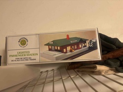 Bachmann Lighted Passenger Station for HO Scale Electric Trains (Boxed)