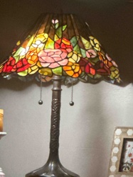 Tiffany-Style Stained Glass Table Lamp with Floral Motif