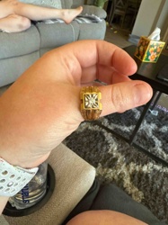 Vintage Gold-Toned Signet Ring with Diamond-Cut Design