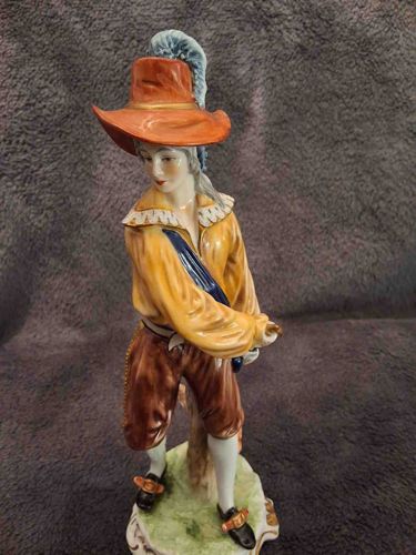Royal Doulton 'The Musketeer' Porcelain Figurine (HN2103)