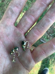 Vintage Emerald Green Cabochon and Gold Tone Screw-Back Earrings
