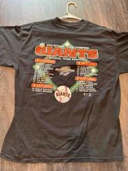 2002 National League Champions San Francisco Giants Official Team Roster T-Shirt