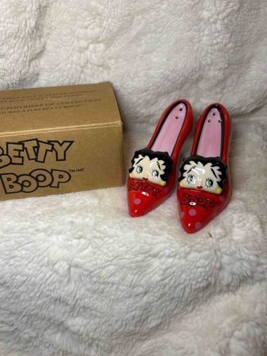 Vintage Betty Boop High Heel Shoe Salt and Pepper Shakers Set