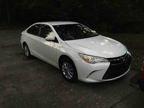 White 2015-2017 Toyota Camry Sedan