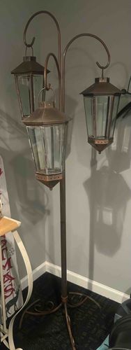 Triple-Lantern Freestanding Lamp Post