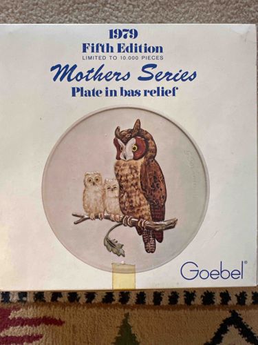 Original Presentation Box for 1979 Goebel Mothers Series Fifth Edition Collector Plate
