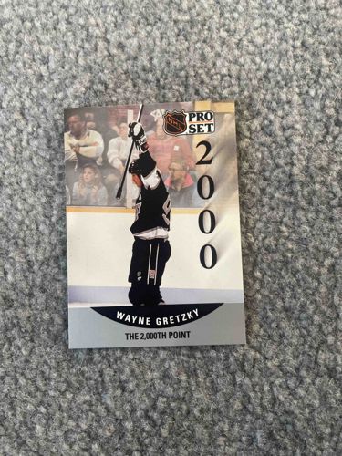 Wayne Gretzky 'The 2,000th Point' Hockey Card (Pro Set)