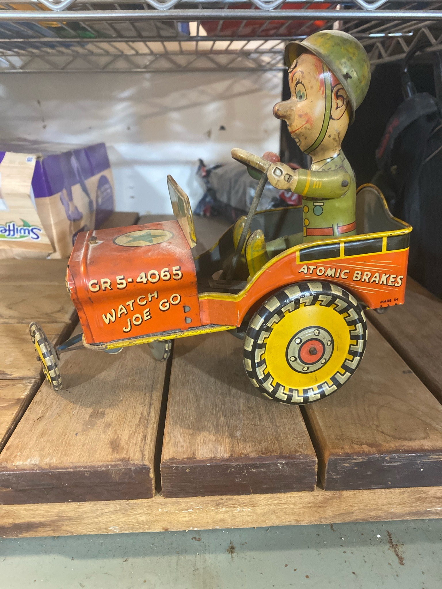Submitted photo of Marx-style tin lithograph wind-up toy jeep (not authenticated)